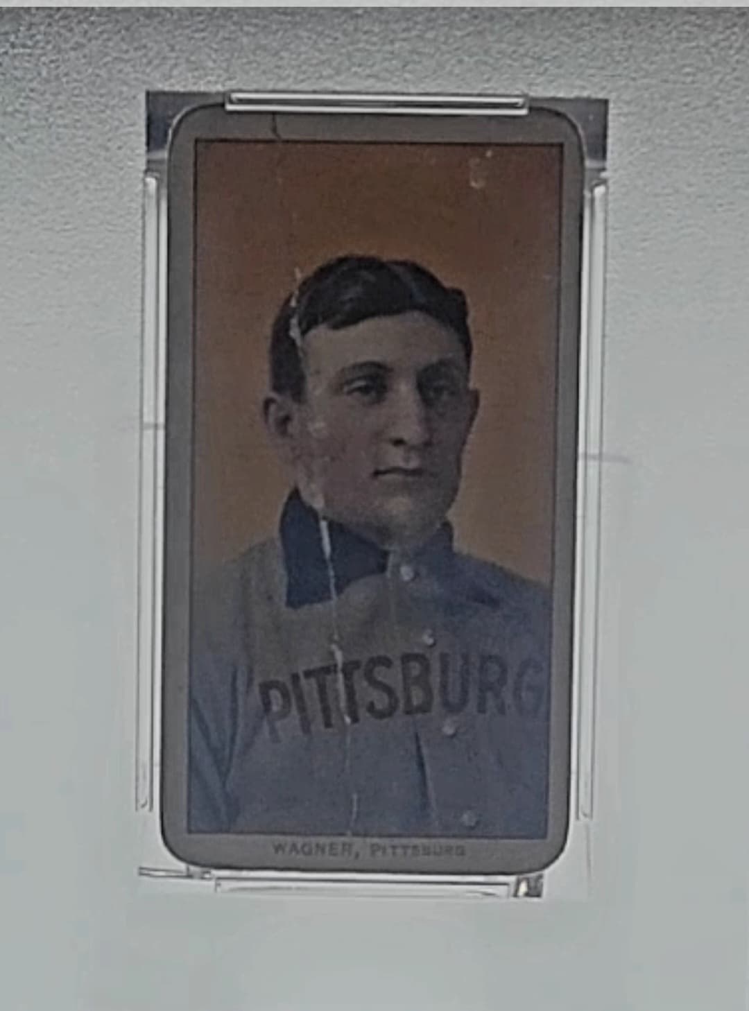 T206 honus wagner baseball card sold for record price of 7 25 million